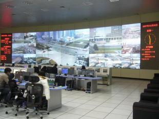 55寸超窄邊DID液晶拼接屏 安全防護(hù)與多場(chǎng)景應(yīng)用解析